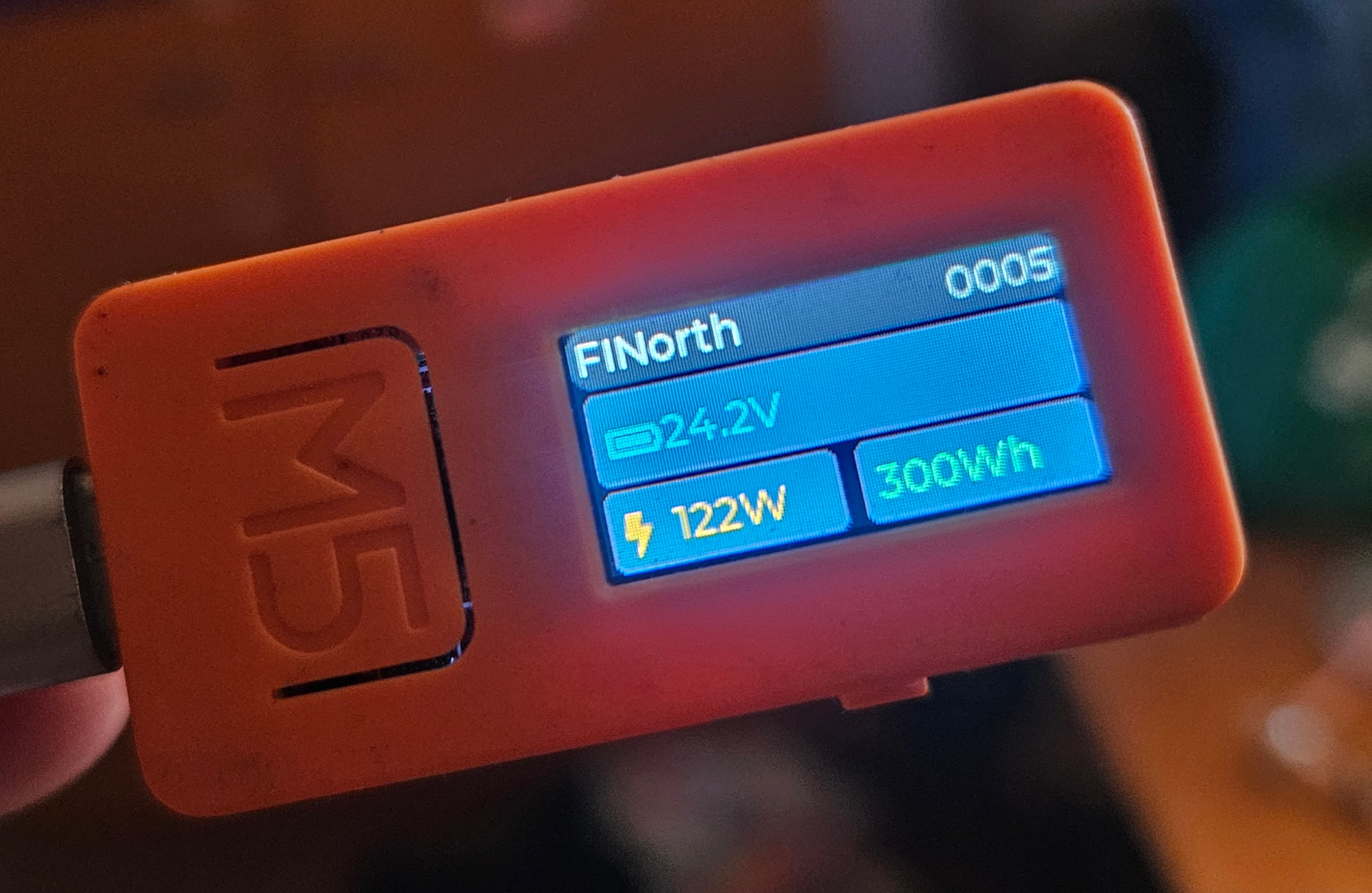 OGLAS small display, Tiny — a stick-sized OLED showing battery voltage, power, and energy at a glance